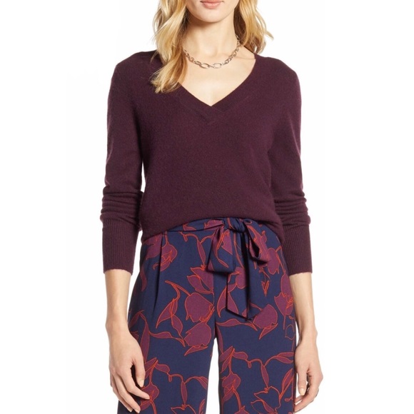 HALOGEN | Double V Cashmere Sweater - Picture 7 of 8